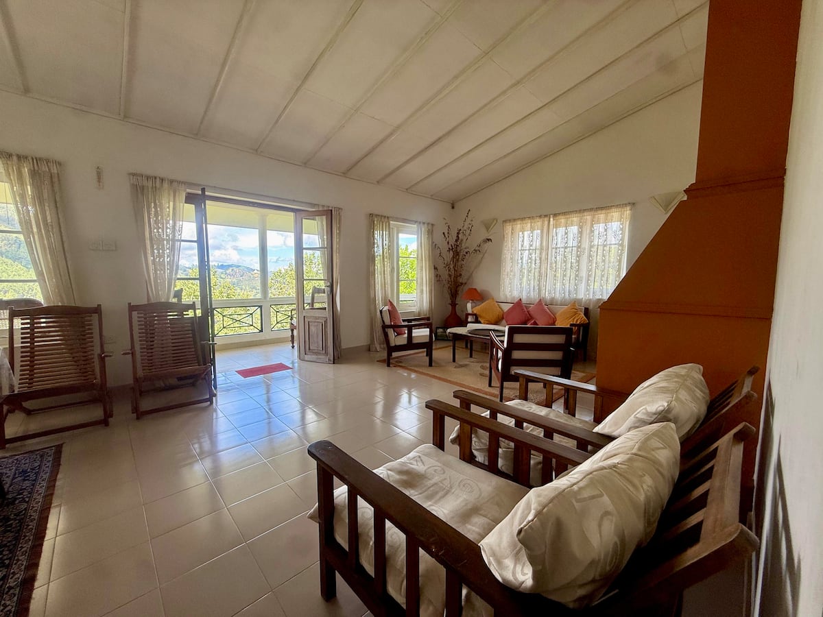 Living room opening onto the balcony at Villa Krista, Ella