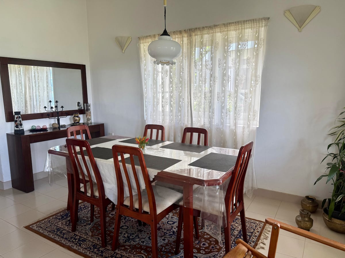 Dining table at Villa Krista, Ella
